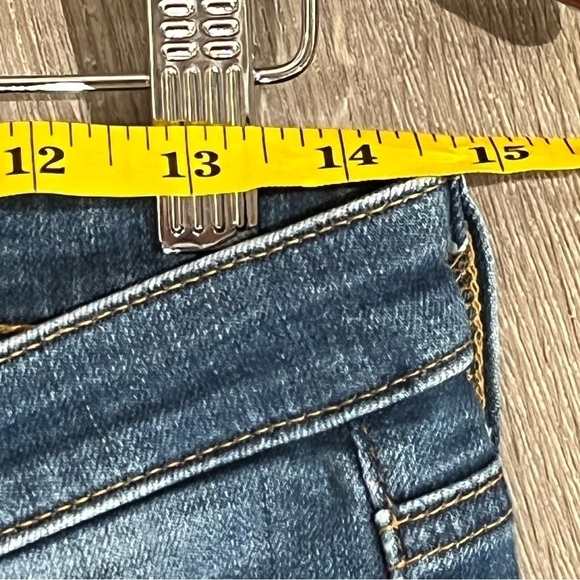 Women’s US 27R AG Medium Wash Distressed The STILT Cigarette Leg Jeans EUC - Picture 14 of 16